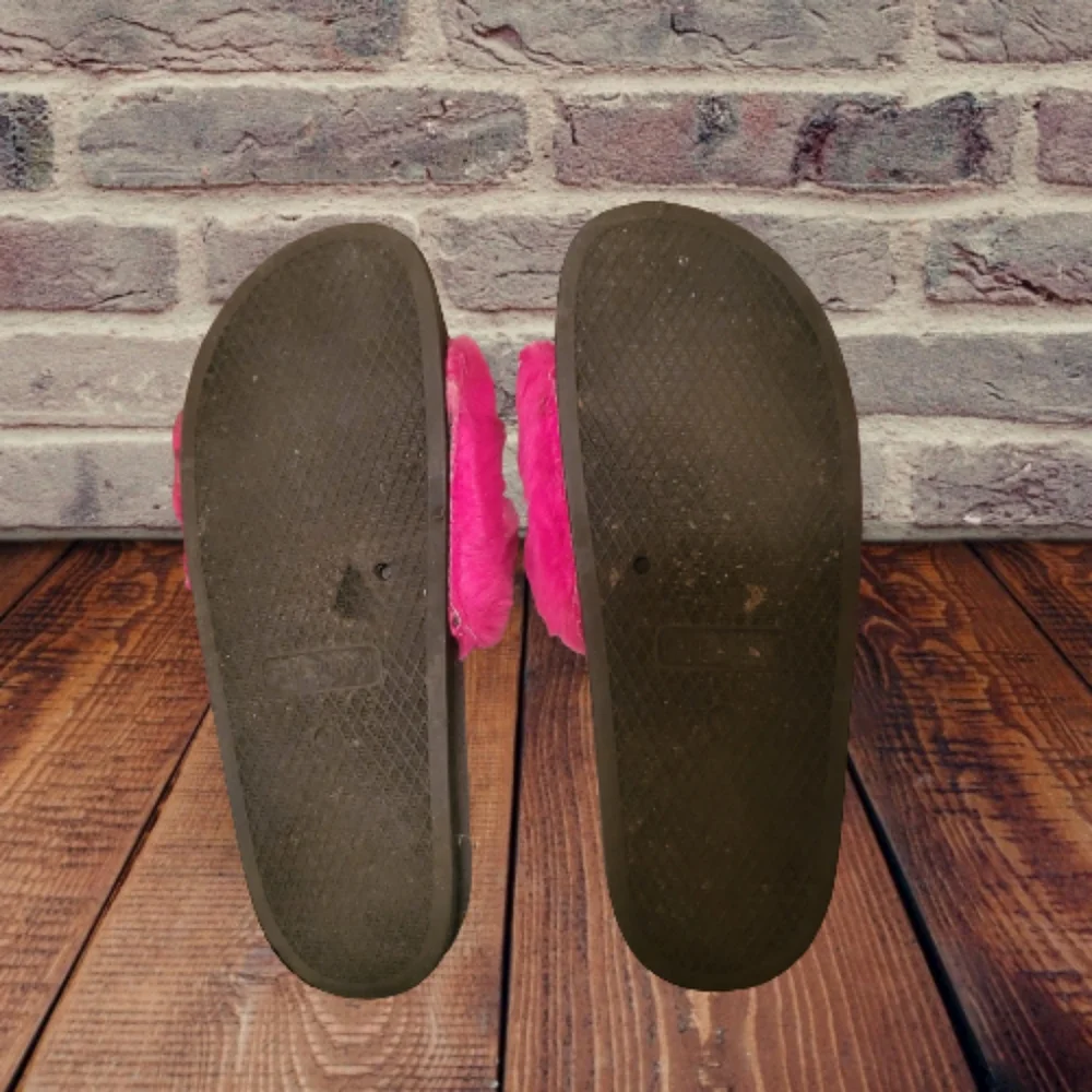 Flip Flops - Picture 3 of 3